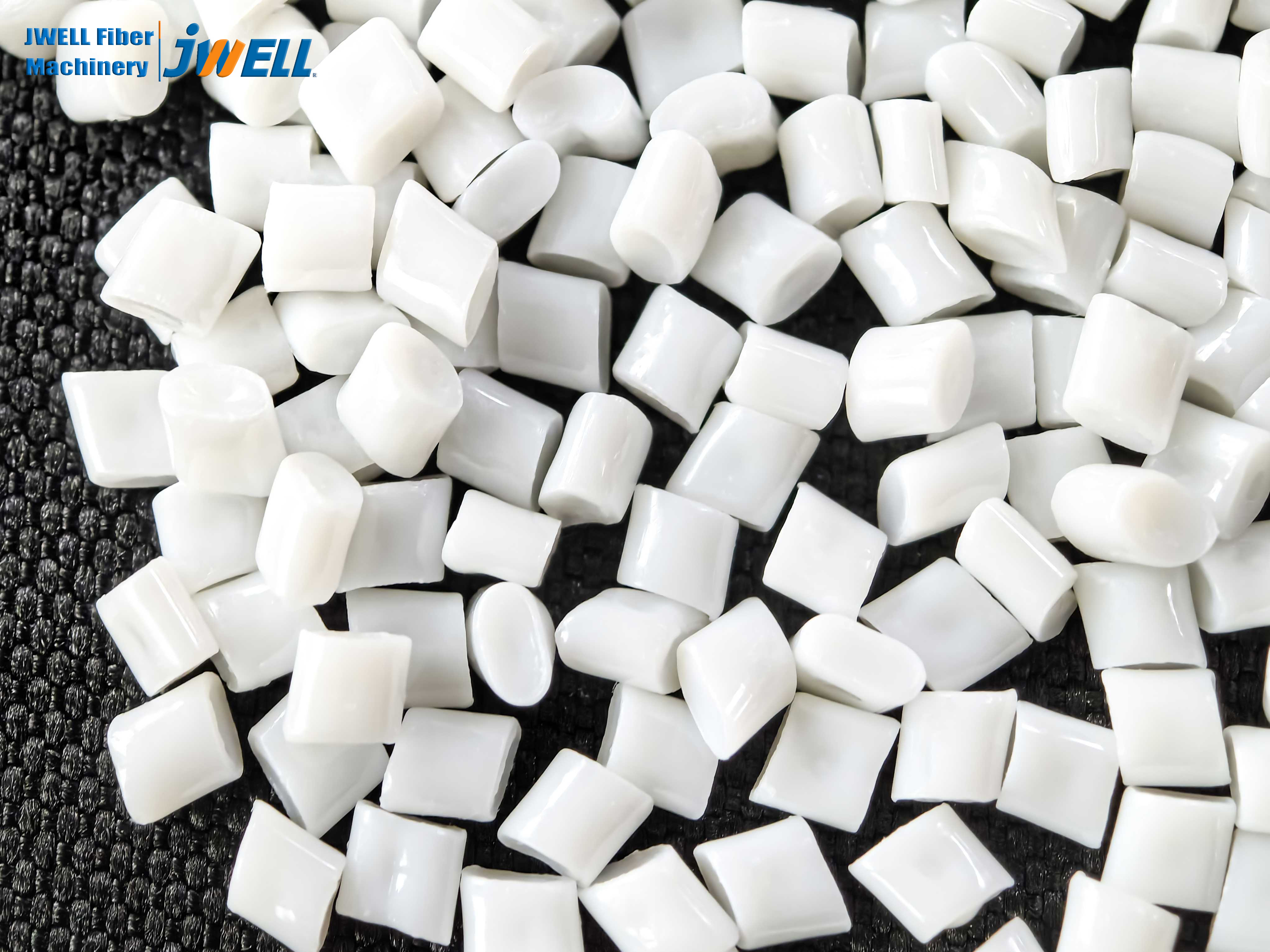 Płatki z butelek PET z recyklingu (pół-mutt)