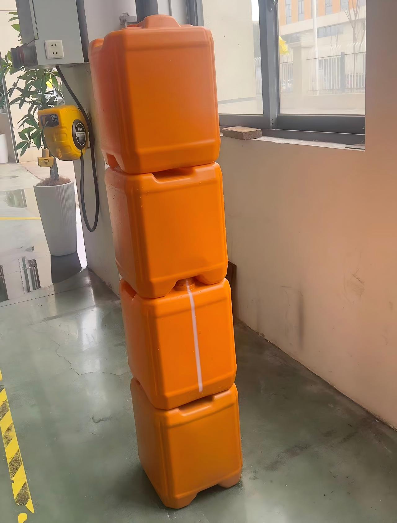 Maszyna do formowania z rozdmuchem Jwell 30L do jedno-/wielowarstwowych pojemników z tworzywa sztucznego HDPE/Jerrycan/bębenów z otwartym dachem