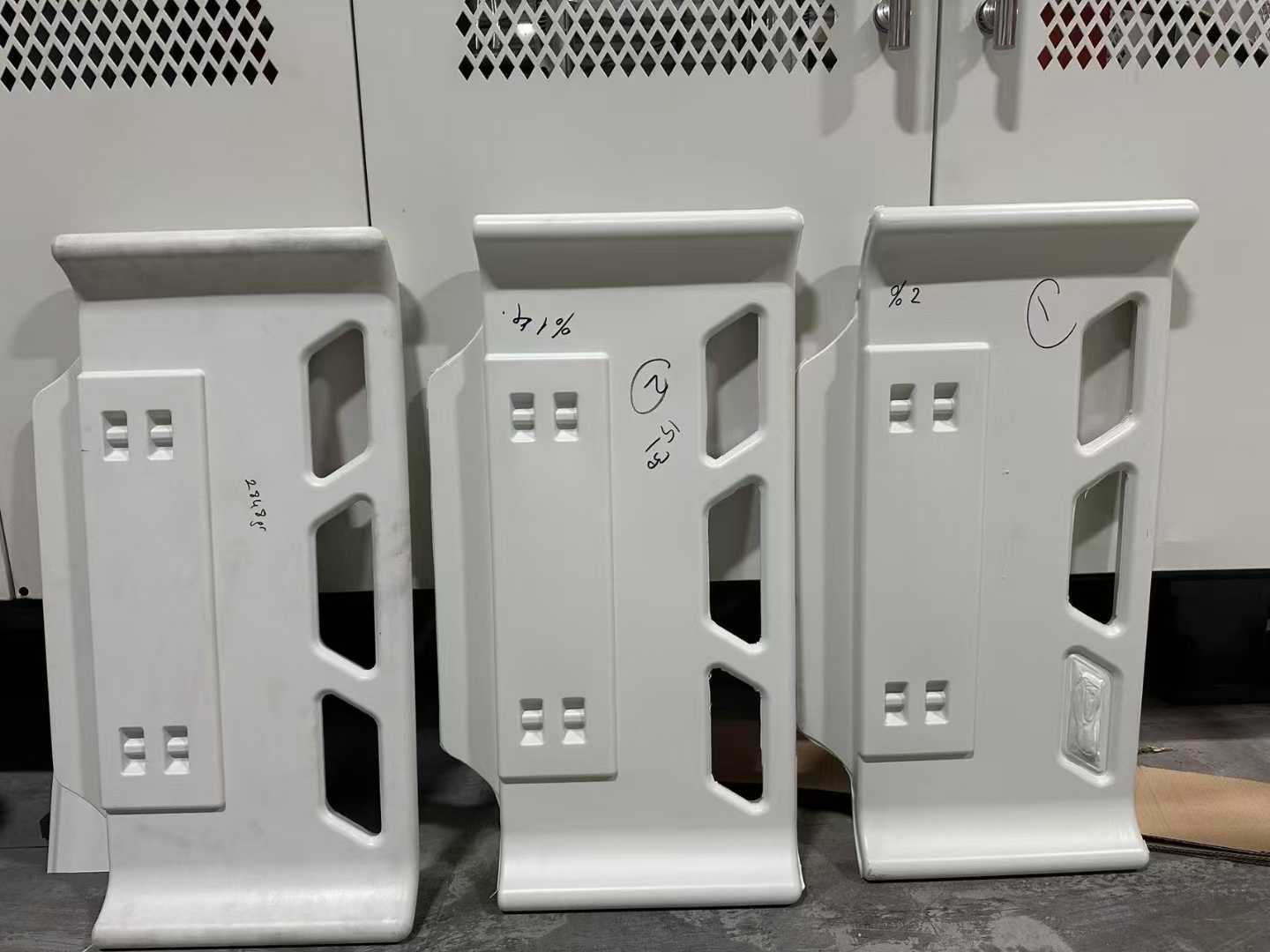 Maszyna do formowania rozdmuchowego Jwell do mebli medycznych z tworzyw sztucznych Podnóżek / zagłówek łóżka szpitalnego