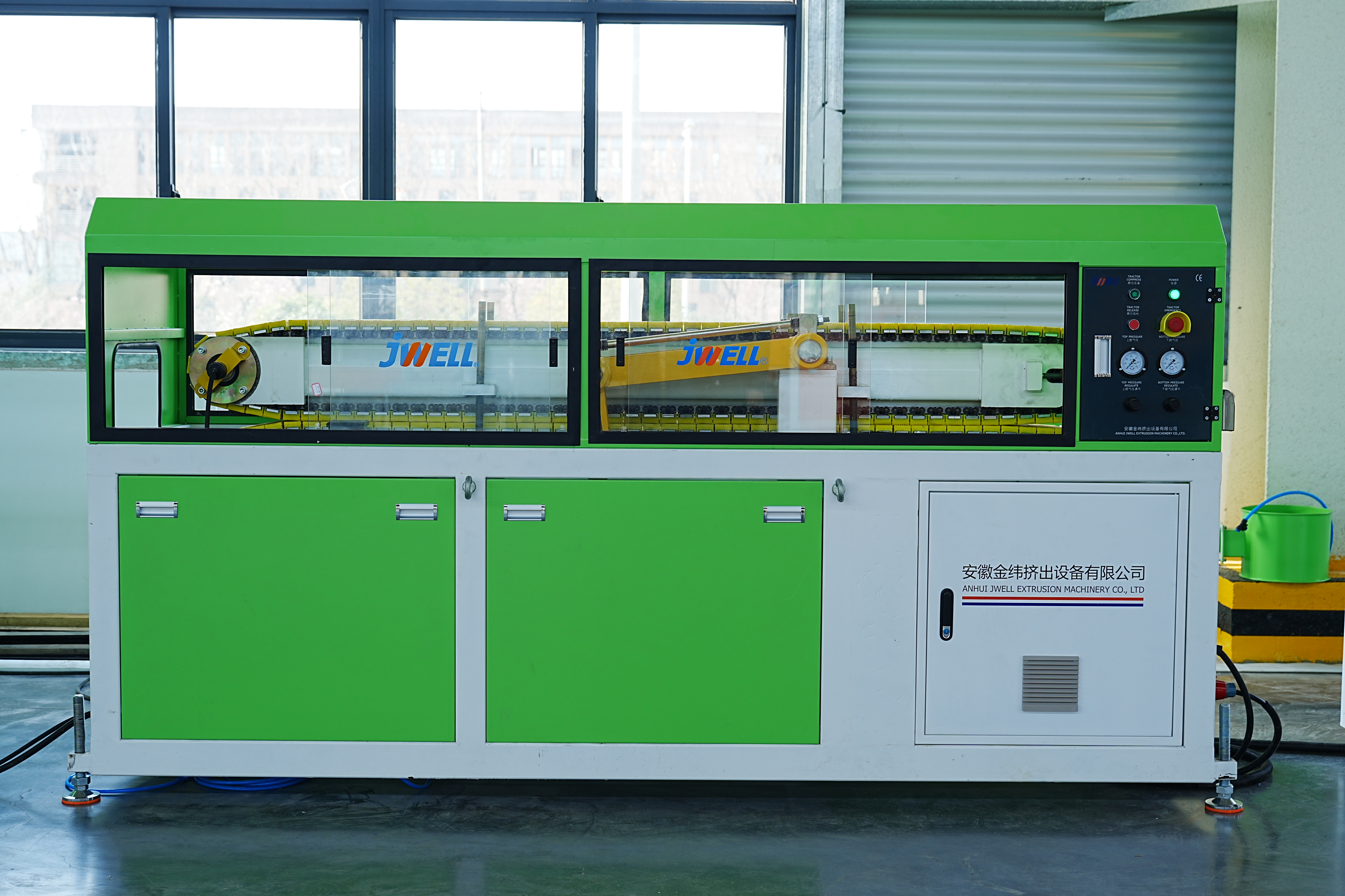 W pełni automatyczna linia do produkcji paneli ściennych z PCV do dekoracji wnętrz
